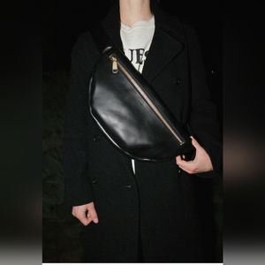 Teddi Joelle leather Commuter Sling Black
